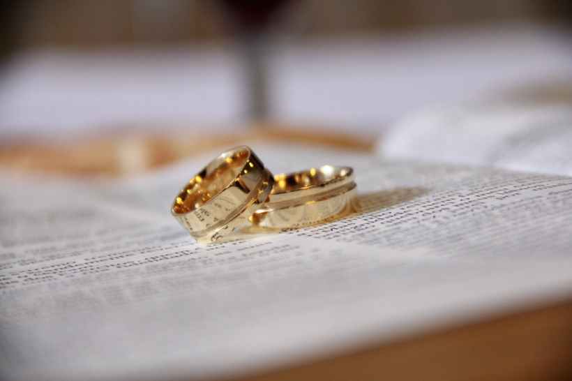 band blur close up engagement